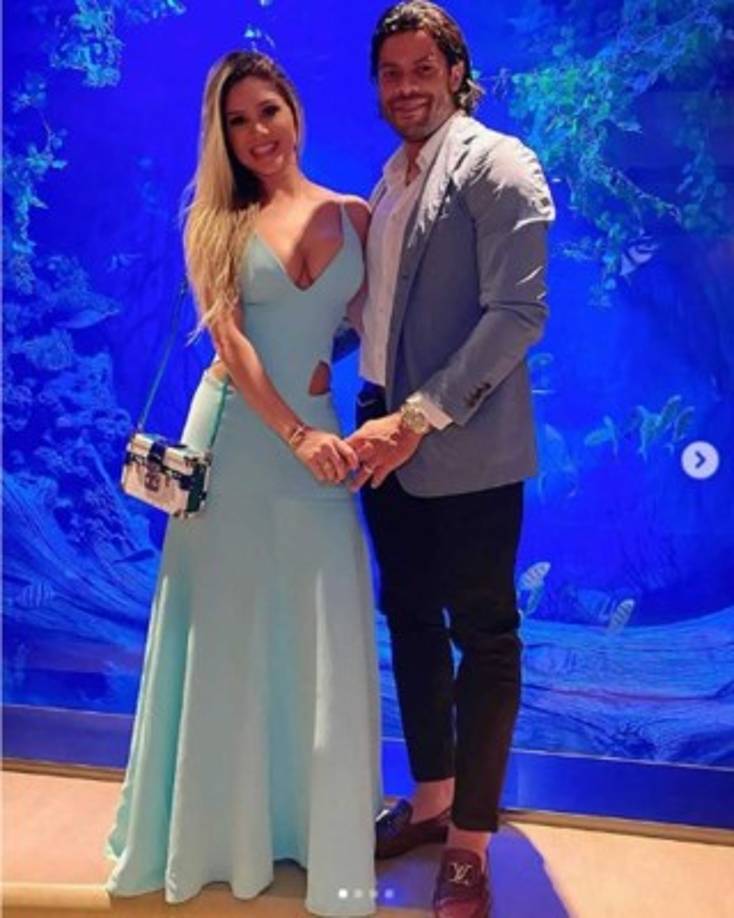 “Hulk llamó a los padres y al hermano de Camila y les dijo la verdad. Fue el propio Hulk quien hizo pública la información porque no tenía que esconderse. Su posición es transparente y quiere evitar mentiras y comentarios maliciosos”, comentó uno de los responsables de prensa del futbolista después de que trascendiera aquella información.