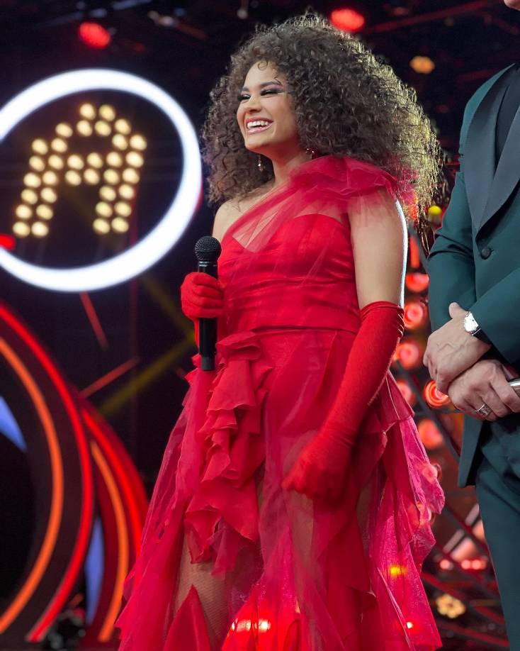 La hondureña compite hoy por el primer lugar de la décimo tercera edición del programa musical “La Academia”, y varios hondureños han querido demostrar su apoyo a la cantante.