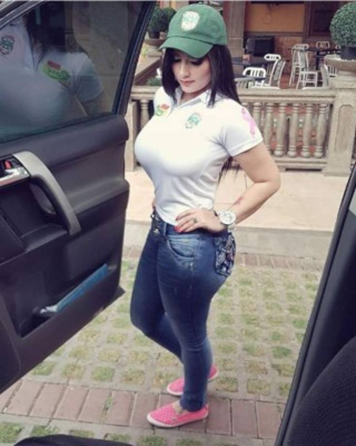 'Hace más de un año me robaron mi celular en un centro comercial, el cual no tenía contraseña, no lo veía necesario. Todos saben que soy una mujer divorciada y con hijos, pienso que como toda pareja tiene su privacidad y momentos íntimos, bién sé que no para publicar en redes', dijo Herchi sobre las fotos y video íntimo.