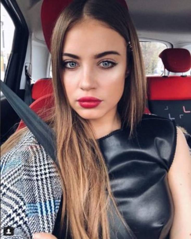 Xenia fue columnista en la revista Schweizer Monat.