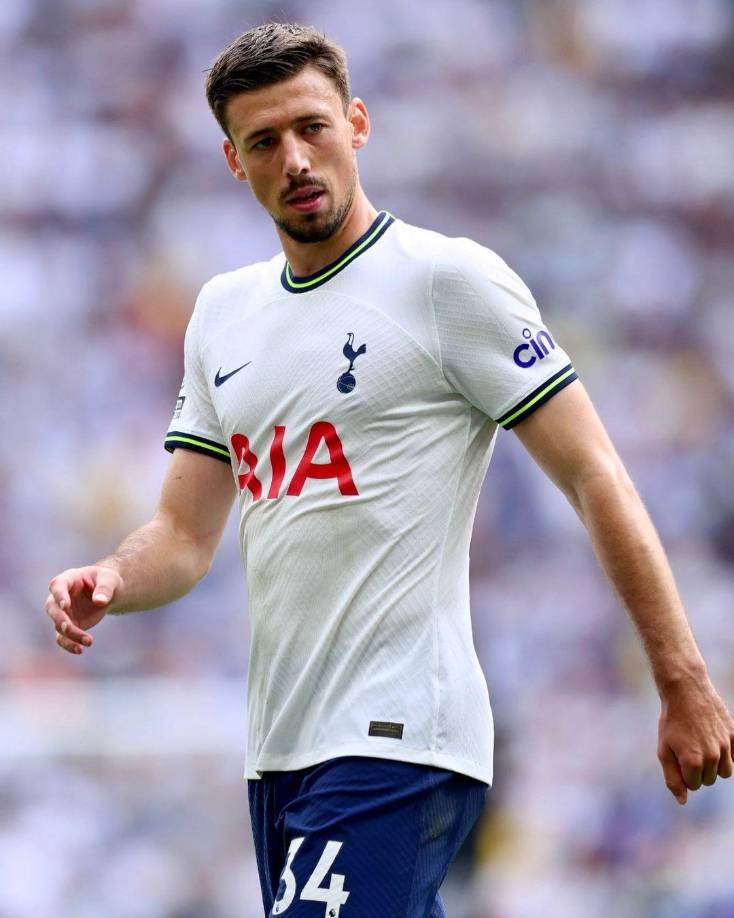 Según informa Diario Marca, el Sevilla quiere la cesión de Lenglet. El equipo andaluz ha preguntado por él y está viendola posibilidad de que vaya cedido, ya que un traspaso está descartado. El problema es la elevada ficha del jugador porque el club sevillano no la puede asumir en su totalidad.