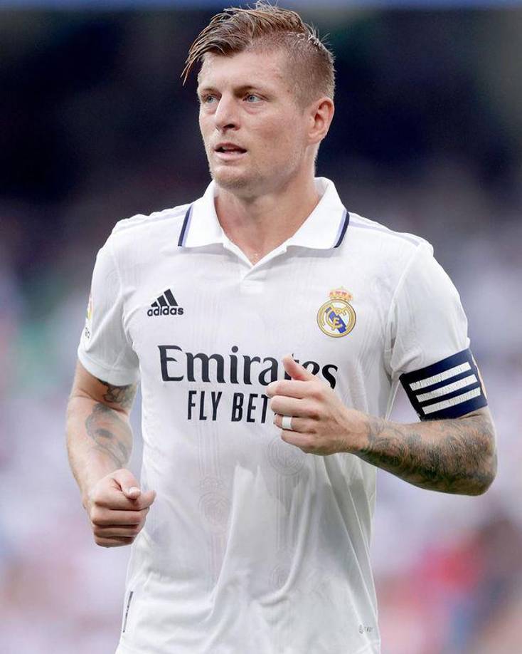 Aunque Kroos todavía muestra un gran nivel en el terreno de juego, su futuro aún es incierto en el Real Madrid.