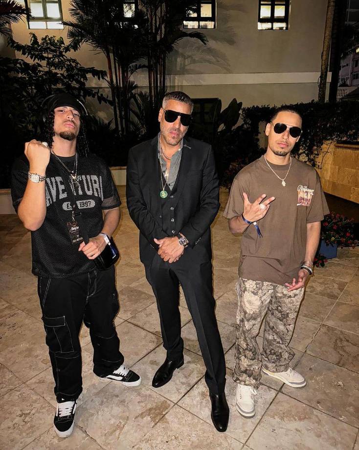 Después del hiatus: Max se unió a Lenny en el grupo D’Element y más tarde en Vena, continuando su carrera en la música bachata.Planes Futuros: Max tiene la intención de seguir innovando en la música y colaborar con otros artistas en proyectos futuros.