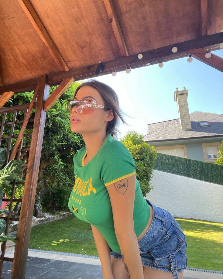 La joven española apenas cuenta con 22 años de edad. 