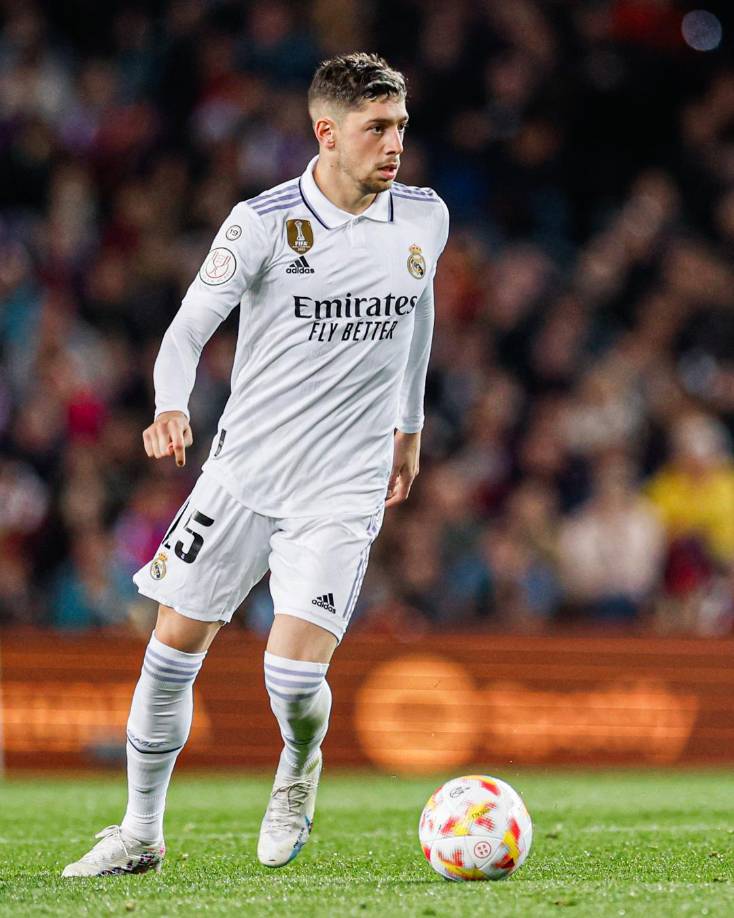 Medios europeos informan que Liverpool quiere a Fede Valverde y Real Madrid está dispuesto a venderlo por 90 millones de euros.