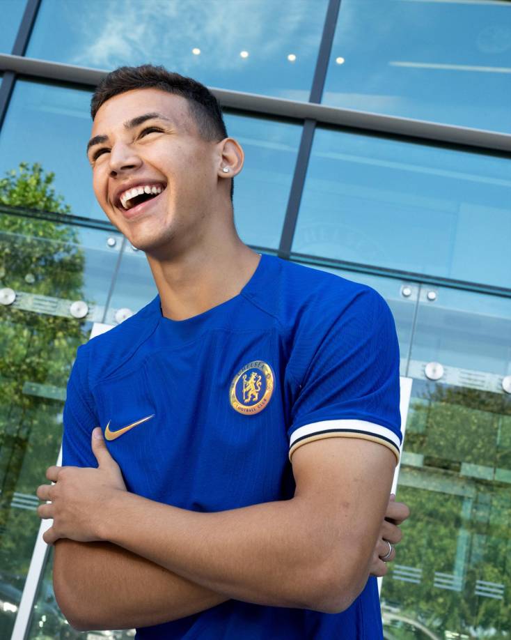 El Chelsea comunicó este jueves el fichaje del delantero brasileño Deivid Washington, procedente del Santos.