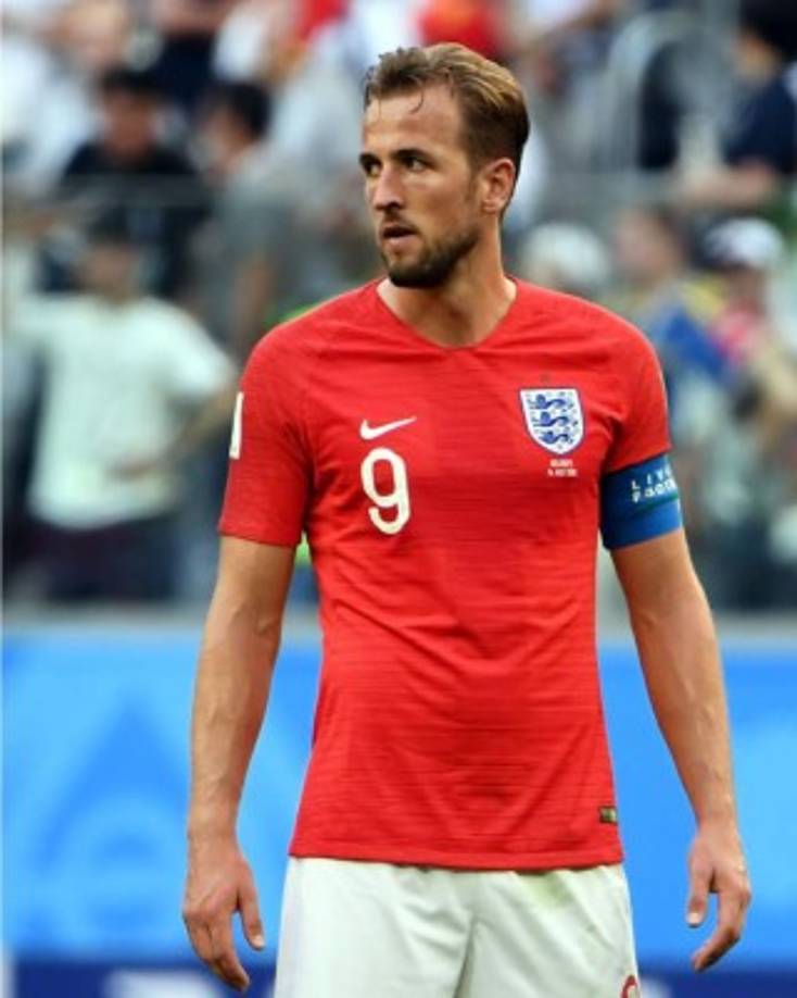 El Real Madrid está dispuesto a formalizar una oferta estratosférica para hacerse con los servicios de Harry Kane, delantero del Tottenham y de la selección inglesa. Según apuntan medios ingleses como The Sun, el conjunto blanco prepara una oferta que incluye a Gareth Bale, ex jugador del conjunto londinense, más 150 millones de euros para convencer a los rectores del equipo inglés para que se desprendan de una de sus grandes figuras.