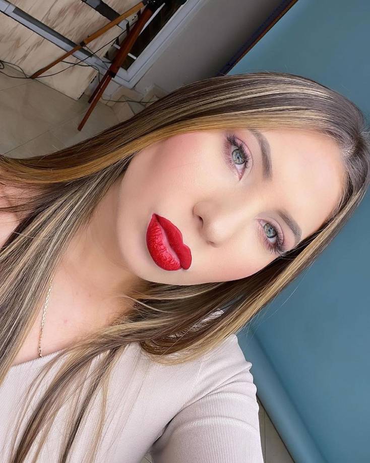 La bella chica nacida en La Ceiba es la inspiración del delantero catracho en su aventura por Europa con el Celtic de Escocia.