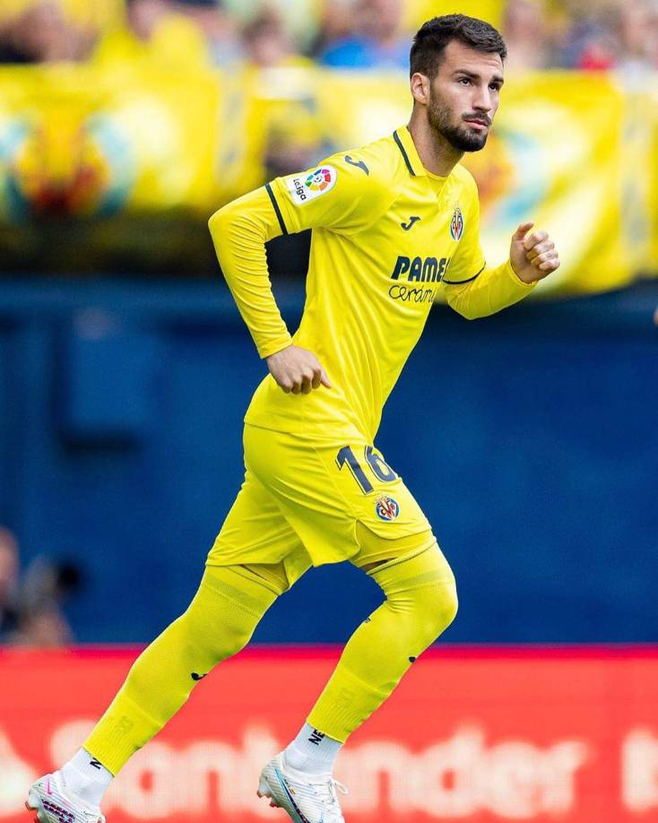 Según informa la ‘Cadena SER’, el Barcelona sigue teniendo interés en Álex Baena, detallando que el conjunto azulgrana podría pagar entre 20 y 30 millones de euros.