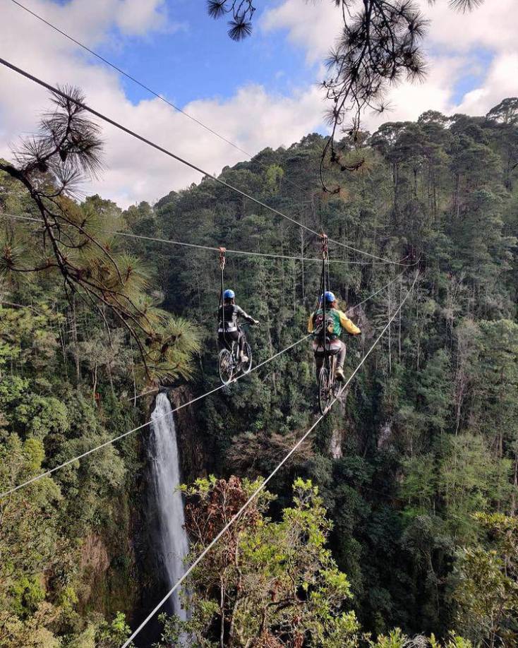 Luisito Comunica ha compartido dos videos en su canal de YouTube sobre su aventura en Honduras. 