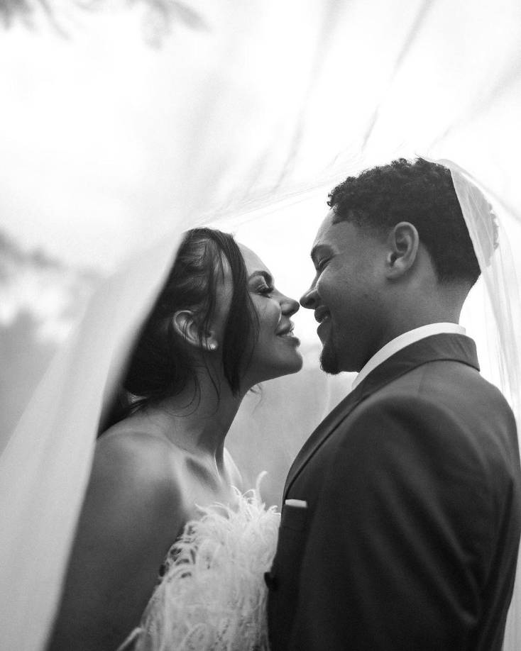 El brasileño contrajo matrimonio con Dayana Lins, su novia de toda la vida y ahora ambos emprenden una nueva aventura juntos en el FC Barcelona. 