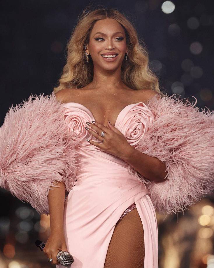 Ayer lunes 4 de septiembre, la cantante Beyoncé celebró su cumpleaños número 42 dando su último concierto en Los Ángeles, California del “Reinassance World Tour” que estuvo repleto de celebridades de Hollywood.