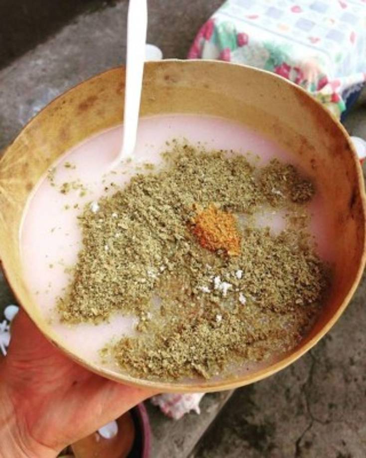 En esta lista no puede faltar el atol chuco, este se sirve en un depósito llamado huacal que es hecho del fruto de un árbol llamado 'morro' que sirve a manera de taza y se toma sin cuchara. Se puede añadir chille al gusto.