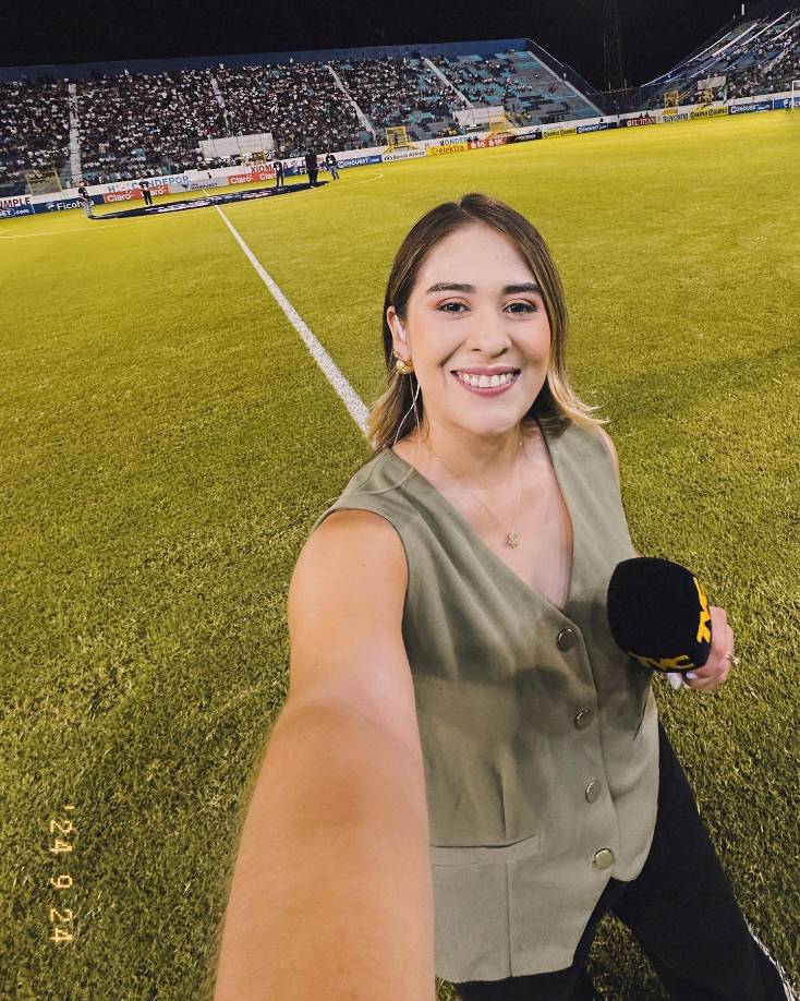 “Es un partido difícil, México ha sido el rival a vencer siempre, es una Selección fuerte. Pero cada equipo juega con las armas que tiene y Honduras tiene una muy importante que es la localía y se debe aprovechar el jugar en casa con nuestra gente. Me gustaría que se repitiera el resultado 2-1 de la primera vez que le ganamos a México en el Morazán”.