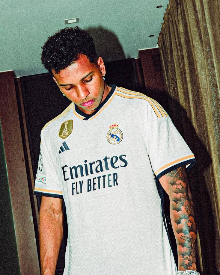 Rodrygo Goes, delantero internacional brasileño del Real Madrid, mostró su deseo respecto al futuro del francés Kyliam Mbappé, admitiendo que le gustaría verle vestido de blanco, aunque confesó que no tiene información sobre lo que ocurrirá este verano.