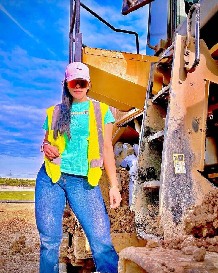 La bella exjugadora del Motagua femenino ahora labora como motorista de maquinaria pesada en Estados Unidos.