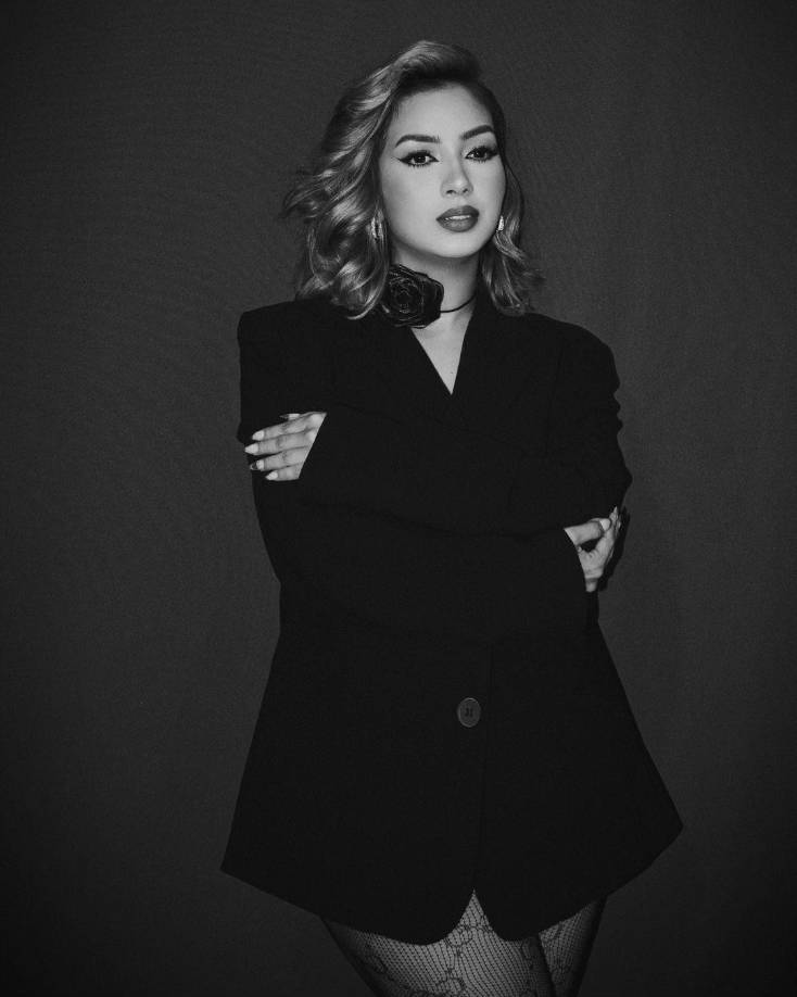 La joven ya ha realizado su primer trabajo para el canal de televisión hondureño, reportando las secuelas de las inundaciones en Potrerillos, Cortés. 