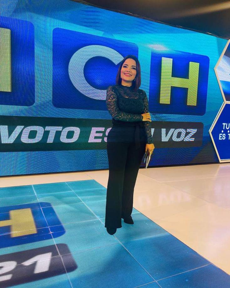 ‘Yo no quería que lo revelaran, o sea, siempre se me iba a notar y yo no lo iba a negar, rídicula sería si lo negara, es un cambio radical, maravilloso, hermoso... pero después dije yo ‘el día de las elecciones me voy a vestir como me debo de vestir ahora, porque si lo hice fue para lucirlo’’, manifestó.