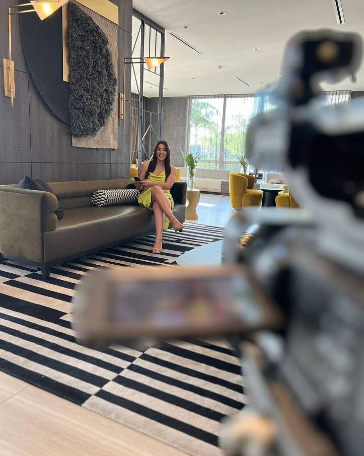 Y agregó: “Feliz de mostrarles este vestido, parte de la nueva colección de @Calanhn”. 