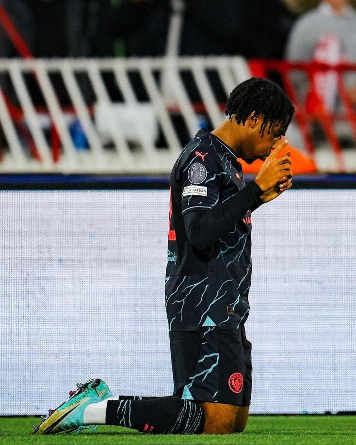 Y lo hizo nada más y nada menos que en la UEFA Champions League. Apenas le bastaron 19 minutos y Micah firmó su primer tanto con el Manchester City. ¿De dónde salió el futbolista?