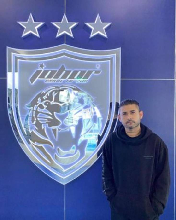 Es el presidente de la Asociación de Fútbol de Johor y del Johor FC, uno de los grandes clubes del sudeste asiático que ha ganado 16 títulos en los últimos 8 años.