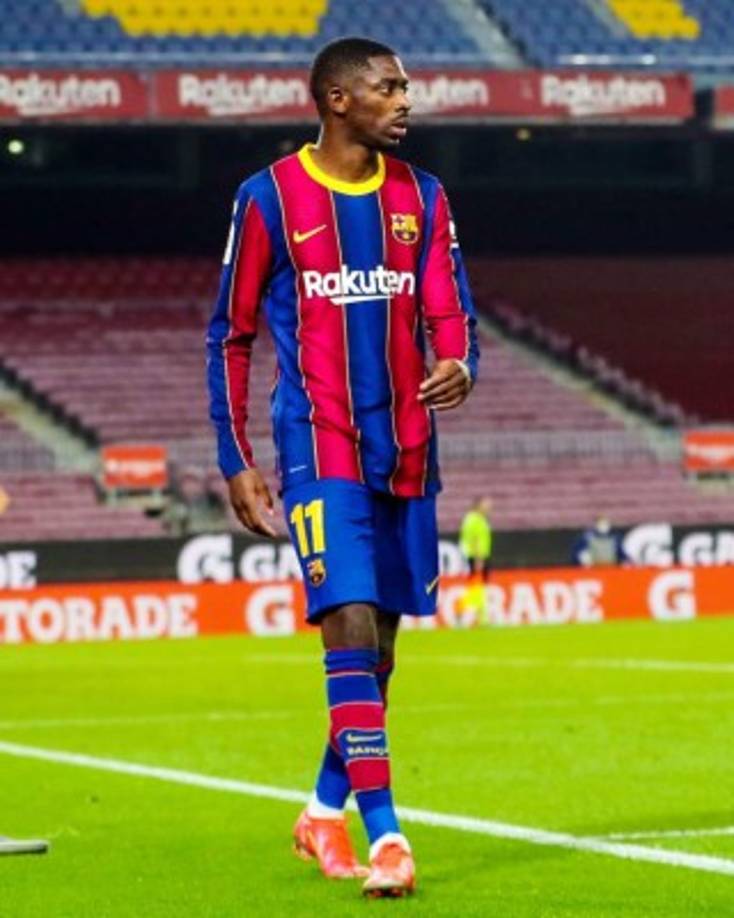 Una de las posibles salidas sería Ousmane Dembélé. El diario Marca coloca al francés en la lista de esa operación en la que está trabajando el Barcelona. El delantero gana al año 12.6 millones de euros en el club culé.