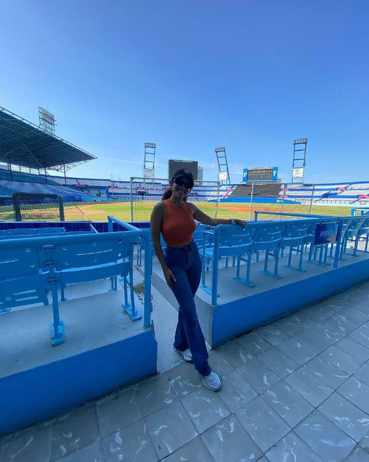 “Mi pasión por los deportes nace porque me gusta debatir y platicar de todo, desde colegio lo hacía, somos un país futbolero y a mi familia, por parte de mi padre, le gustan mucho los deportes, así que decidí combinarlo con el periodismo”, dijo Emma en una reciente entrevista para Diario LA PRENSA.