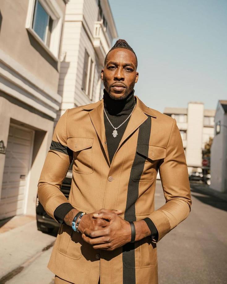 El caso sigue abierto, y es tan solo uno de los problemas que persiguen a Howard tras las demandas de uno de sus mayordomos, la de las cuidadoras de su serpiente gigante y la de un vecino que asegura haber sufrido lesiones tras un impacto en coche provocado por Howard.