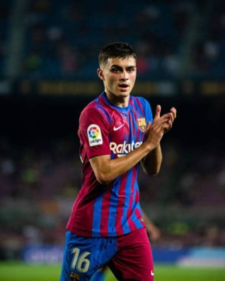 El diario Sport informa que que “el Barça quiere renovar y blindar a Pedri para asegurar su futuro en el club“. El joven español tiene claro que su deseo es seguir en el Camp Nou y el equipo culé trabaja en presentarle una buena oferta.