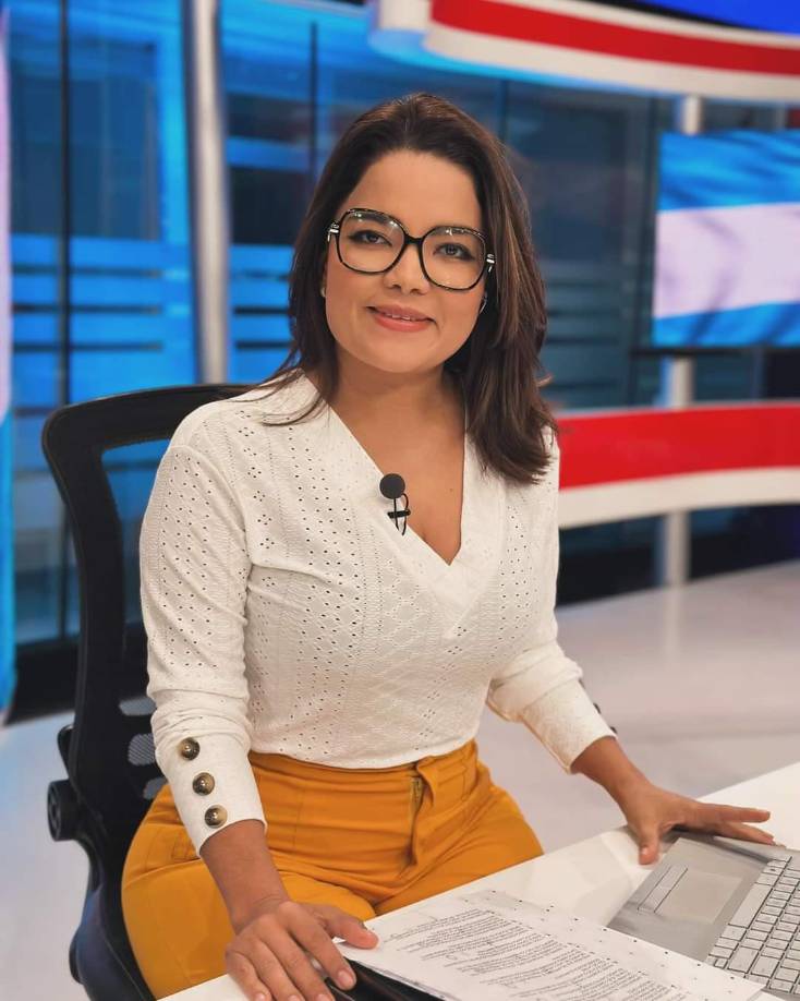 Ante este revuelo digital, Ariela no se anduvo por rodeos y contestó con efusividad: “Es estúp*do el que hizo esto”.