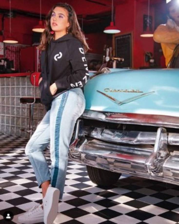 Romina, como cualquier joven de su edad, se ha convertido en una amante de las redes sociales y sobre todo de Instagram en donde comparte muy seguido creativas fotografías.