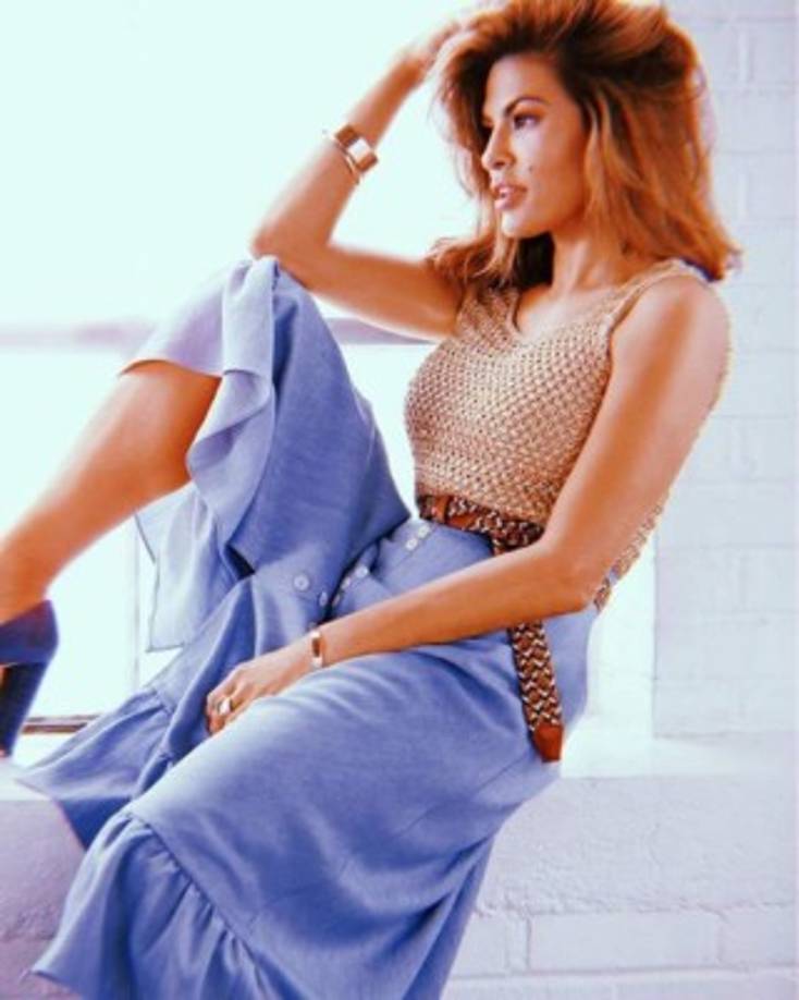 Eva Mendes además de actriz es modelo y posó para el fotógrafo Marino Parisotto para el calendario 2008 de Campari.