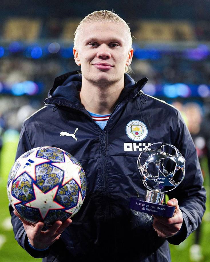 Además del balón, Erling Haaland también se llevó el trofeo MVP al Mejor Jugador del Partido. Sus dos regaloes.