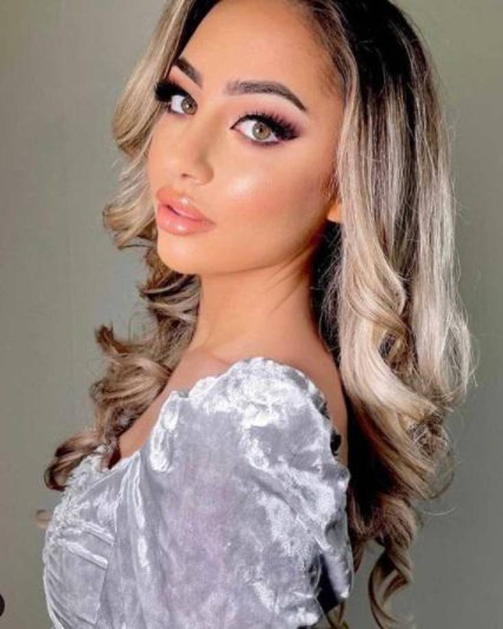 La modelo afirmó no arrepentirse de renunciar a su corona para evitar la vacuna.