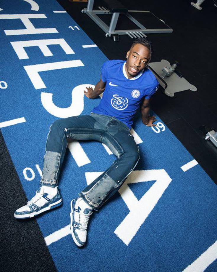 Oficial: Madueke se convirtió en el sexto fichaje del Chelsea, procedente del PSV a cambio de unos 35 millones de euros.