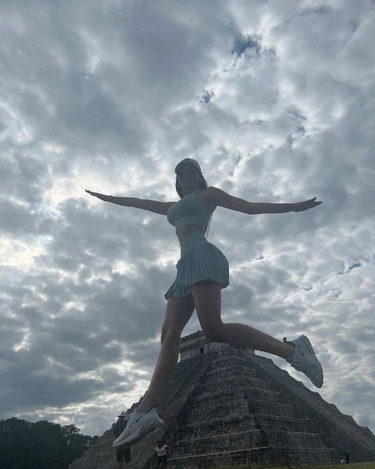 Las polémicas vacaciones del Choco Lozano al lado de modelo