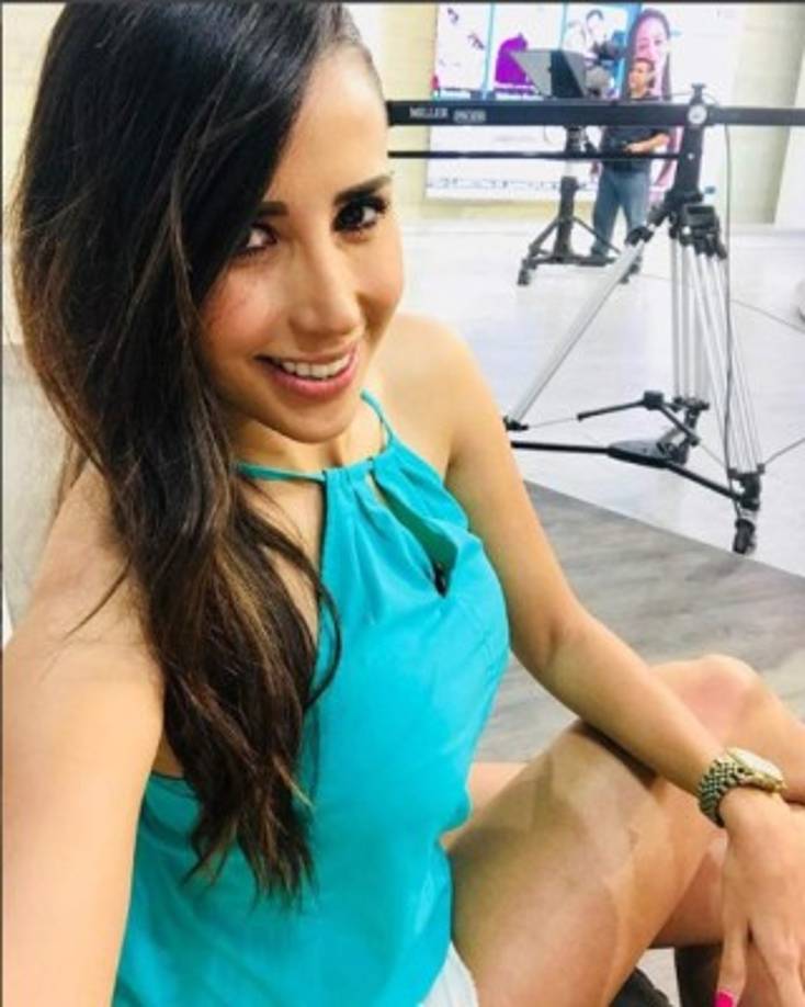 La chica de 30 años trabaja para un canal de Guadalajara, Jalisco, brindando la información del clima y del tránsito vial.