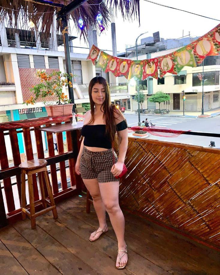 “Yo sabía que eso podía pasar, pero dije: ‘no, no creo, porque la gente de mi pueblo (...) es tan hueso (tacaña, en Ecuador) como para pagar’, y lo peor, compartir esas fotos”, asegura. “La gente es hueso pero lo comparte”.