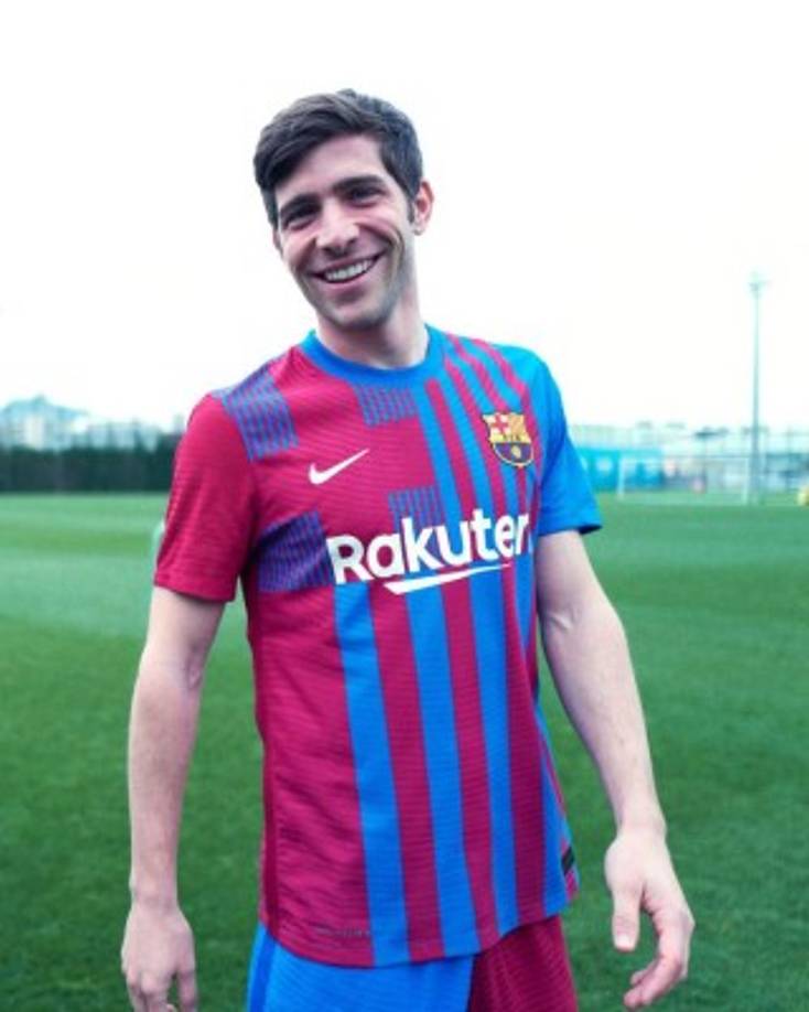 Según 'Mundo Deportivo', Sergi Roberto tiene una oferta del Inter de Milán y el club blaugrana lo habría ofrecido al Manchester City. Tras la llegada de Emerson y la continuidad de Sergiño Dest, el canterano es uno de los jugadores llamados a salir. El Barça le busca salida.