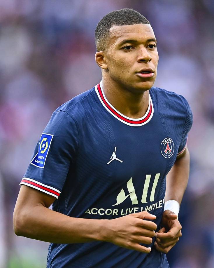 Kylian Mbappé quiere sentirse capaz de ganar la Champions por lo que necesita un equipo y un entrenador preparados para dar el gran salto. Ante ello, el PSG ha comenzado a moverse y planea hacer cambios en la dirección técnica.