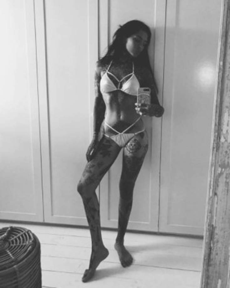 Candelaria se ha convertido en una diseñadora de moda, y también ha formado parte de varias campañas publicitarias.