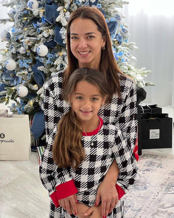 “Alaïa está bien, ha estado al pendiente de mamá, cuidándome y dándome su cariño. También en algún momento estuvo con catarro y un poco enferma, ella se va a quedar en la casa y va a estar bien cuidada y bien atendida”. 