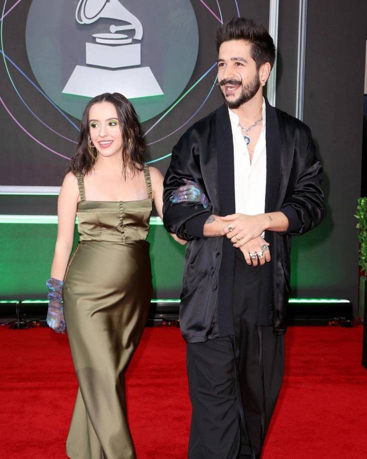 La pareja le dio mucha publicidad a su etapa de embarazo, mientras revelaron que su hija se llamaría Índigo, esto con el fin de inculcar la crianza de género neutral.