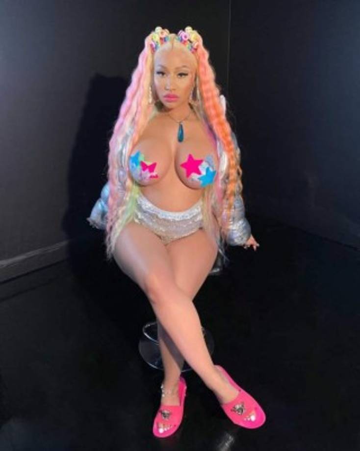 Minaj se las ingenió para mantener sus primeros meses de embarazo en secreto. Hasta el momento la rapera no ha querido dar más detalles sobre el próximo nacimiento de su primer hijo.