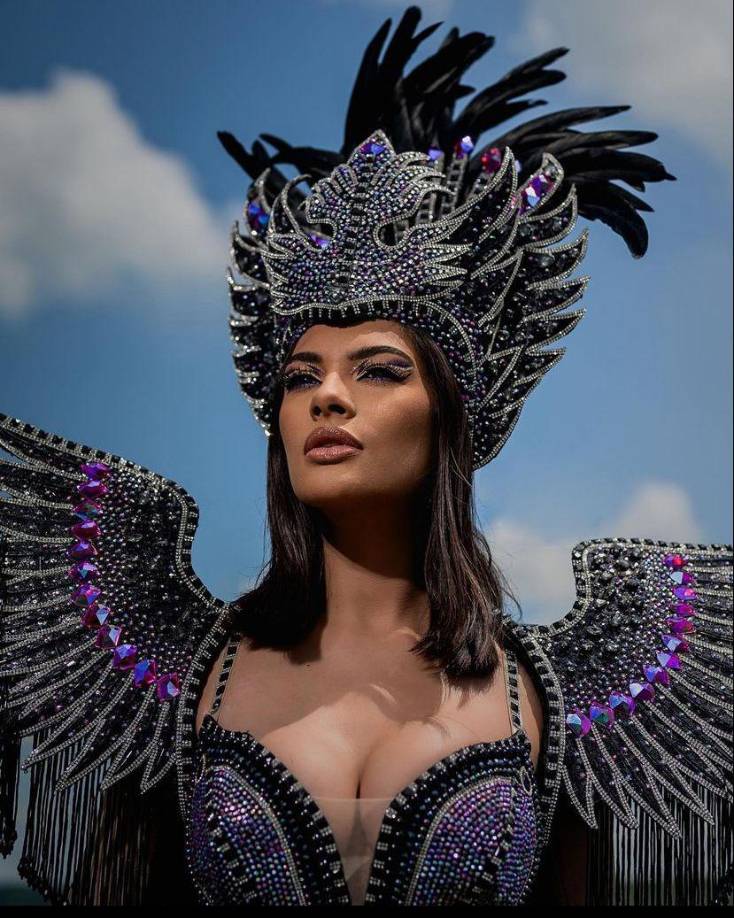 El hermoso atuendo fue elaborado por el diseñador nicaragüense Jorge Salazar, quien destaca en el mundo del diseño de trajes de las mujeres más bellas del país, principalmente en Miss Nicaragua.