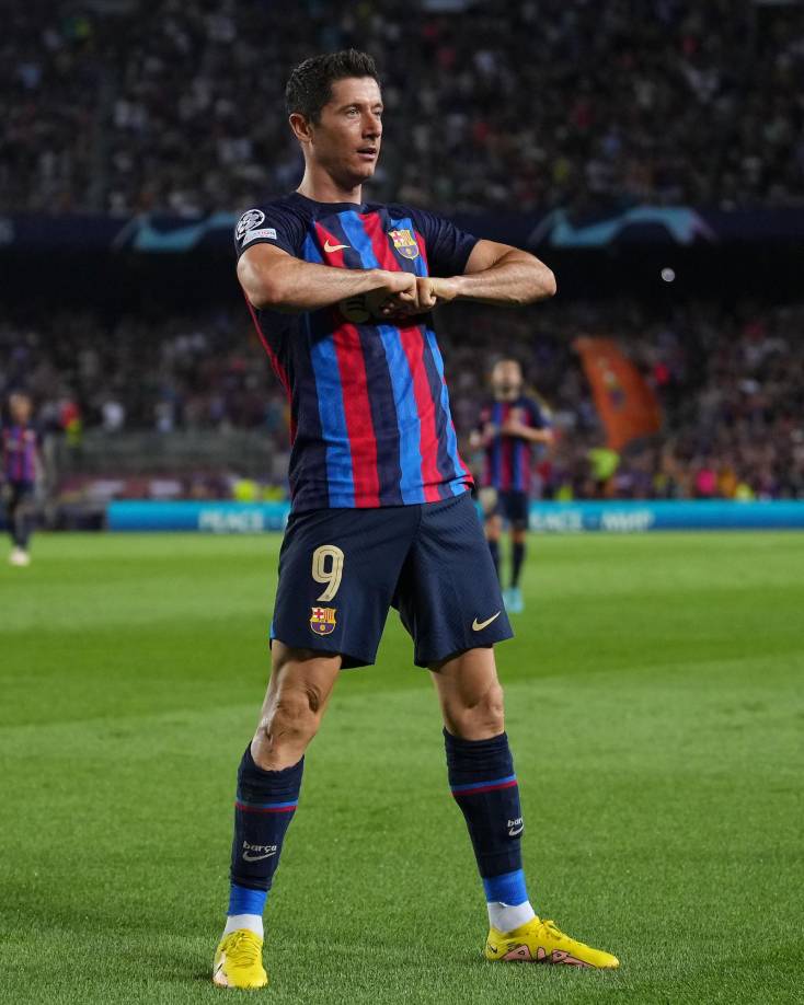 Robert Lewandowski fue el gran protagonista en el Camp Nou con un triplete para la goleada del Barcelona (5-1) contra el Viktoria Plzen en el estreno de la Champions League.