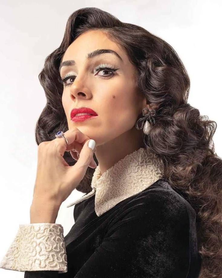 Sandra Echeverría fue visualizada por la productora Carmen Armendáriz desde un inicio, quien dice que las facciones de las mexicanas son muy similares