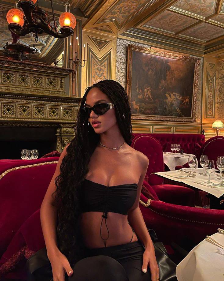 Según medios estadounidenses, Juliana habría salido a cenar con Lewis Hamilton. Portales señalan que el piloto estaría “jugando a las dos bandas” ya que también ha salido con Shakira.