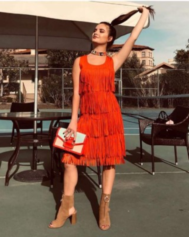 Hyland se dedica al modelaje y viaja por el mundo para disfrutar de los mejores destinos, al menos eso lo que refleja su Instagram.