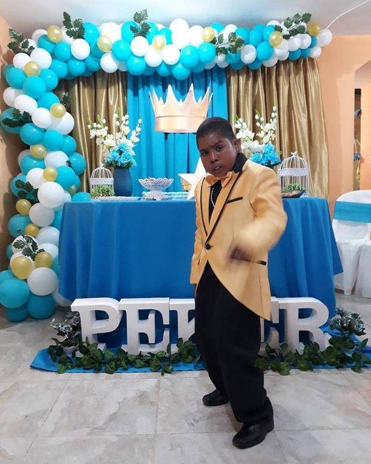 ”Necesitaba un diagnóstico para poder tratar su enfermedad. La depresión que tenía era producto de su enfermedad, nadie hizo nada para ayudarlo. Nunca recibió un tratamiento que pudiera ayudarlo a mejorar su calidad de vida. Cada día que pasaba se deterioraba y los dolores eran más fuertes. Le dolía sentarse, comer, no podía estirar sus piernas”, señaló.